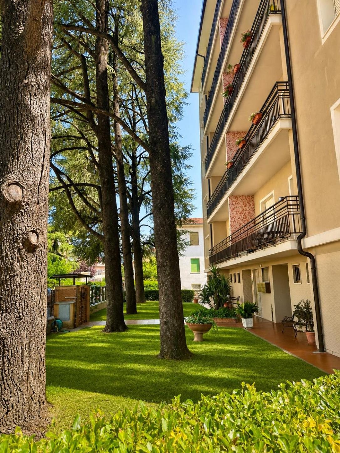 Il giardino con gli abeti di Puccini Luxury Rooms